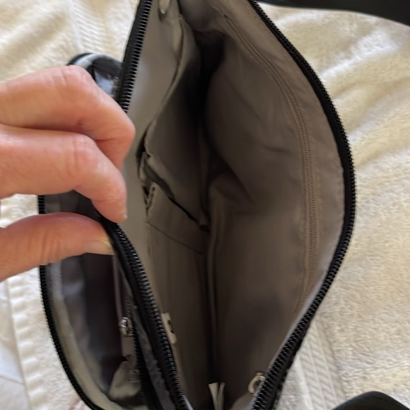 Baggallini Securtex Anti theft Memento crossbody bag - Picture 6 of 12
